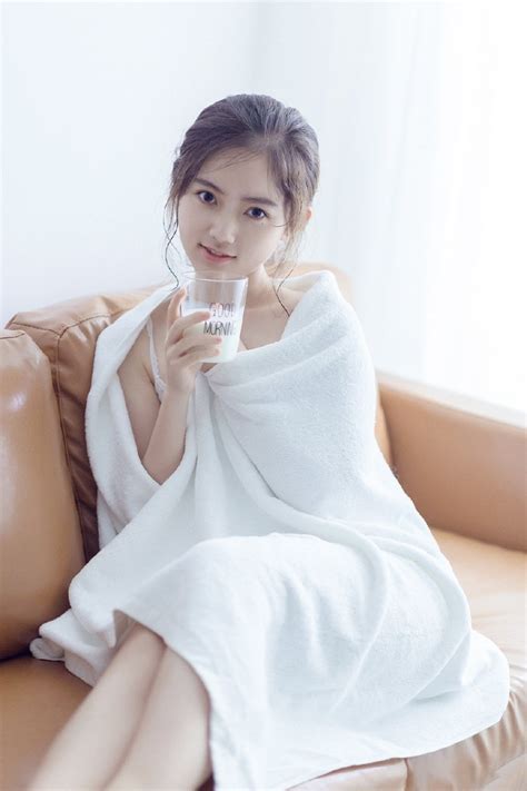 GOAT效应？贝蒂斯24小时发47动态欢迎安东尼数万名球迷街头狂欢